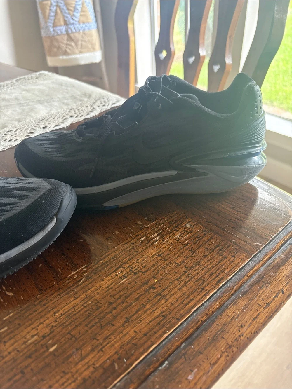Nike Men's Black Low-Profile Athletic Sneakers